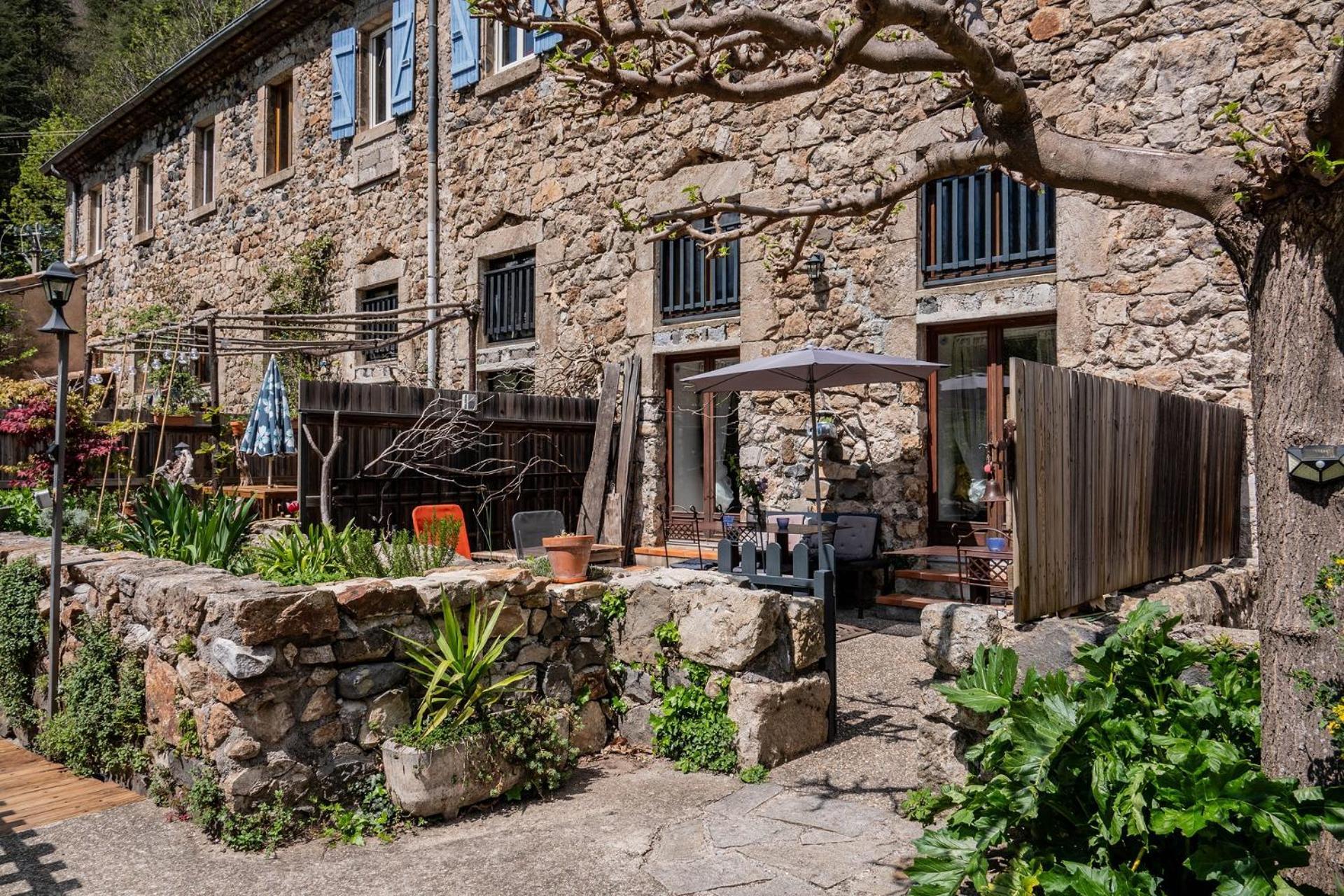 Apartament Rives De Bourges Burzet Zewnętrze zdjęcie